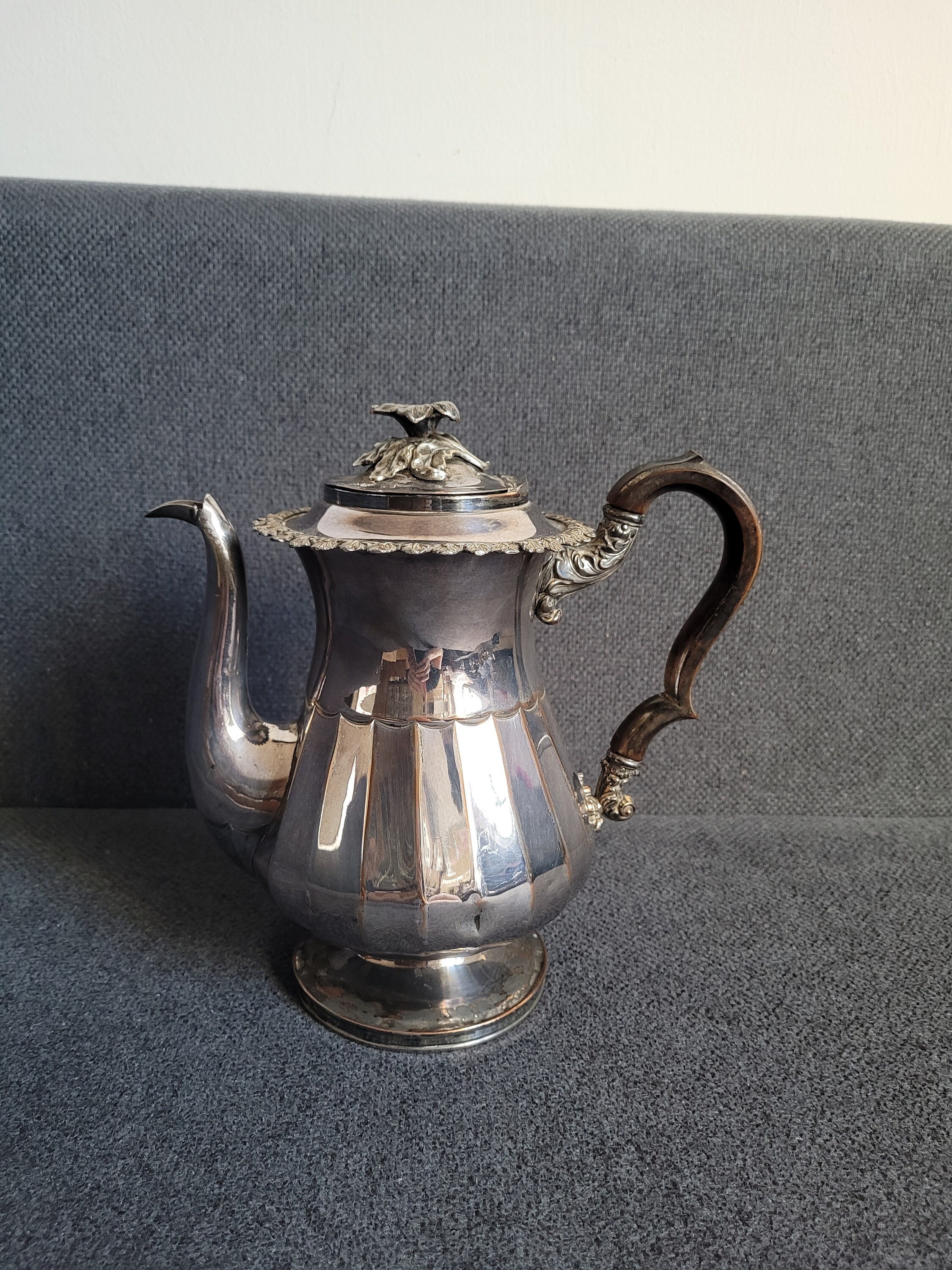 19世紀半ばのアンティークコーヒーポット - Etsy 日本