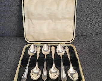 Elegant vintage set of six silver-plated teaspoons