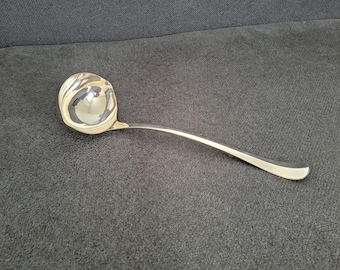 GROßE Vintage Schöpfkelle, Elegantes Geschirr, Suppenkelle, silberner Teller, Alt-Englisch, geschwungener Griff, 20. Jahrhundert, Wohnkultur, Tischdeko
