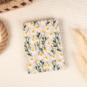 Étui pour Kindle en tissu de fleurs brodées marguerite, étui pour Kindle à personnaliser, tout nouvel étui pour Kindle 6 pouces 2024, étui pour Kindle Paperwhite 12 génération, 11 génération