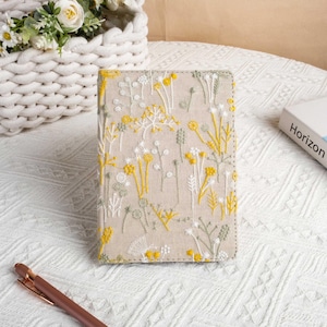 Embroidered Floral Beige Kindle Case, Personalization Kindle Case, All new kindle 6" 2022 Case, Kindle Paperwhite Case 10 Gen, 11 Gen