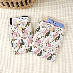 Floral Embroidered Kindle Sleeve, Ereader Sleeve, Kindle Colorsoft Sleeve, iPad Mini Sleeve, Book Accessories, Book Lover Gift, Kindle Pouch