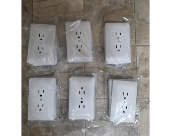 TayMac MASQUE 2000 1-Gang Duplex Wallplate - White - 30 PACK