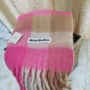 Acne studios bufanda de mohair a cuadros, amarillo pastel beige crema pink