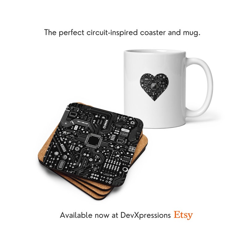 Puede incluir: Un juego de cuatro posavasos de circuito impreso en blanco y negro con una taza de cer&aacute;mica blanca con un dise&ntilde;o de coraz&oacute;n de circuito impreso negro. El texto "Available now at DevXpressions Etsy" est&aacute; en la parte inferior de la imagen.