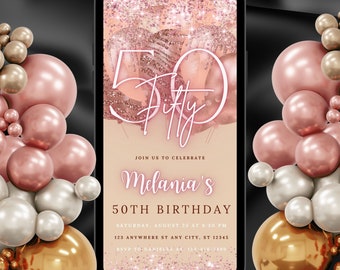 Könnte beinhalten: Eine digitale Einladung zu einer 50. Geburtstagsfeier. Die Einladung zeigt einen rosa-goldenen Glitzerhintergrund mit der Zahl 50 und den Worten "Fünfzig" in einer Schreibschrift. Der Text "Feiern Sie mit uns Melanies 50. Geburtstag" wird in schwarzer Schrift angezeigt. Die Einladung enthält auch das Datum, die Uhrzeit und den Ort der Party.
