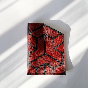 Porta-cartões em couro reciclado "Kikkou UL black" com estêncil