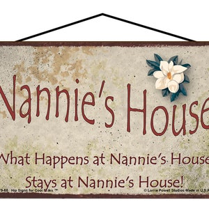 Nani's House Magnolia Floral Sign – 'What Happens At Grandma's Stays' Wood Decor