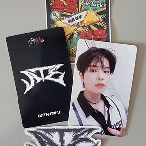 Stray Kids mit MUU Fotokarten