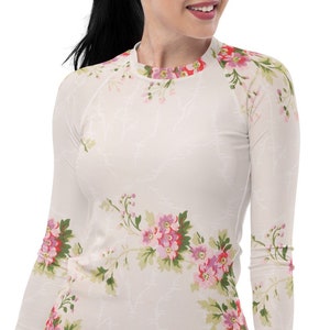 Women&#39;s rash guard retro floral print, long sleeve shirt with UV protection, modest swimwear, water sports, beach wear, resort wear