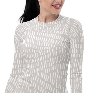 Women&#39;s rash guard, long sleeve shirt with UV protection, modest swimwear, water sports, beach wear, resort wear