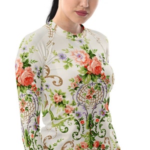 Women&#39;s rash guard retro floral print, long sleeve shirt with UV protection, modest swimwear, water sports, beach wear, resort wear