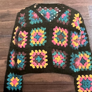 Ladies cardigan - crochet pattern - granny squares