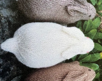 Rabbit, bunny soft toy knitting pattern