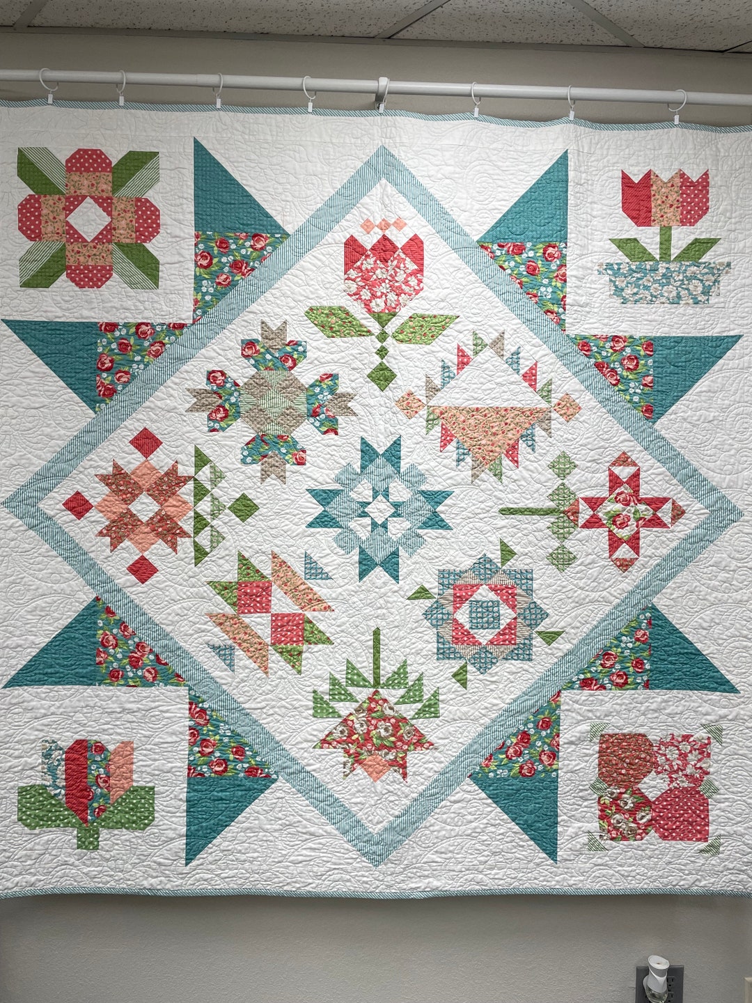 Handmade Floral Quilt - Etsy