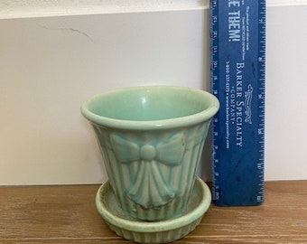 Antique Shawnee USA Pottery Light Green Planter