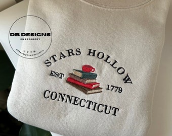 Felpa ricamata Connecticut: caffè e libri, accogliente stile autunnale