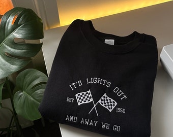 F1 geborduurde sweatshirts, Formule 1 T-shirts, Formule 1 Sweatshirts, F1 Merch, F1 Hoodies, F1 Fan Merch, Lights Out And Away We Go, F1 Fan