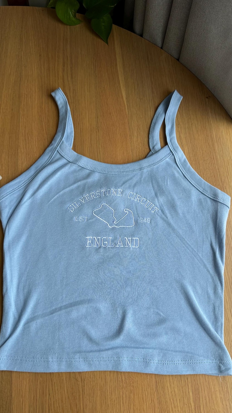 Camiseta bordada do circuito de Silverstone: Fã do GP da Grã-Bretanha de Fórmula 1 imagem 16