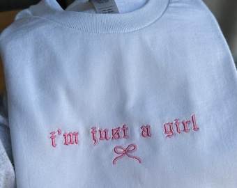 Besticktes Sweatshirt, ich bin nur ein Mädchen, rosa Schleife, weiches Mädchen