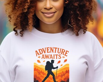 Moletom "A Aventura Aguarda", Moletom Feminino para Caminhadas, Moletom com Gola Redonda para Aventuras ao Ar Livre, Presente Ideal para Trilhas na Montanha, Moletom para Amantes de Camping