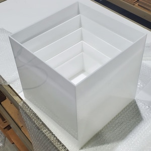 T&#39;z Tagz Custom Acrylic Boxes & Cubes White Display Stands and many other colors. All sizes welcome!