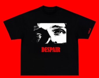 Camiseta con estampado de ojos góticos de desesperación, camiseta urbana oscura, estilo grunge punk unisex alternativo.