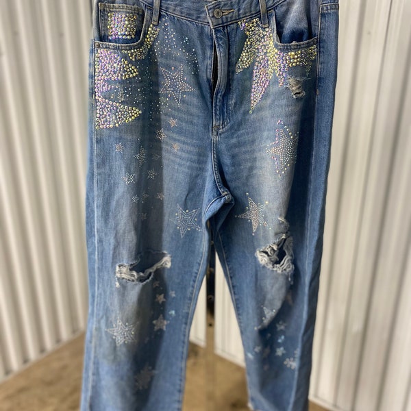 Star Studded Bling Jeans Taille 14. Il s'agit d'un jean de marque EXPRESS qui a été personnalisé avec des strass bling pressés dans des motifs STAR.