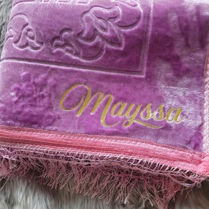 Personalisierter Gebetsteppich für Ramadan, Ramadan-Geschenk, Hilfsgeschenk, Eid-Geschenk Rose violet