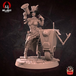 Puede incluir: Figura detallada de una mujer con un atuendo de inspiración steampunk, sosteniendo un megáfono. Está de pie junto a un robot con una rueda. La figura está sobre una base circular. Los textos "BITE THE BULLET" y "ZIKGEEK" son visibles.