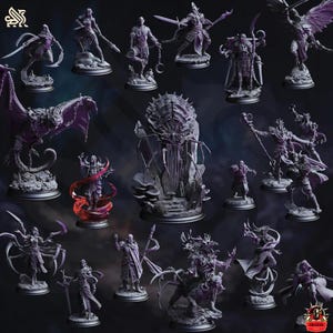 Może przedstawiać: Kolekcja szczegółowych figurek miniaturowych, głównie w odcieniach fioletu i szarości. Figurki przedstawiają różne postacie fantasy, w tym wojowników, skrzydlate stworzenia i istoty mistyczne, każda na indywidualnych podstawach. Ogólny motyw sugeruje grę planszową lub hobby kolekcjonerskie.