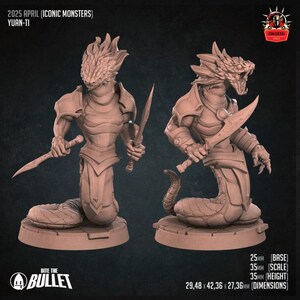 Op de afbeelding: Twee Yuan-Ti miniaturen uit de "Iconic Monsters" serie. Elke figuur is een humanoïde slang met harnas en een zwaard. De basis is 25 mm, schaal is 35 mm en hoogte is 35 mm. Afmetingen: 2,95 x 4,24 x 2,74 cm. De tekst "Bite the Bullet" is zichtbaar.