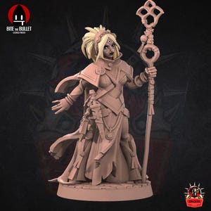 Female Mage Wizard Sorceress Miniature Dungeons and Dragons Mini Hero Dungeon Quest RPG Game DnD Gift Critical Role Dungeon Master 5e