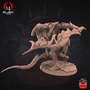 Female Knight Queen Enemy Miniature Dungeons and Dragons Mini Hero Dungeon Quest, RPG Game DnD Gift Critical Role Dungeon Master 5e