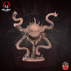 Può includere: Figurina di mostro in miniatura beige dettagliata, con molteplici tentacoli e una bocca minacciosa aperta. La figurina ha una superficie strutturata ed è montata su una base rotonda. Il logo "Bite the Bullet" è visibile.