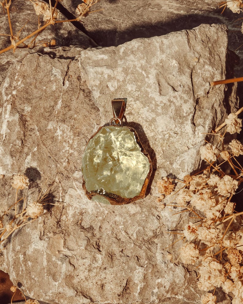 Energy Raw Citrine Pendant Necklace, Irregular Crystal Pendant, November Birthstone Gift for Her 画像 2