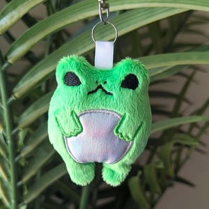 Vivi - Alien Frog knuffel sleutelhanger handgemaakt limoengroen iriserend