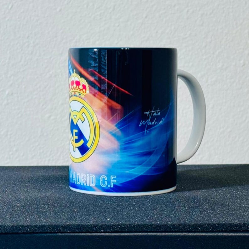 Taza de fútbol del Real Madrid / Cerámica de 15 oz, diseño vibrante imagen 5