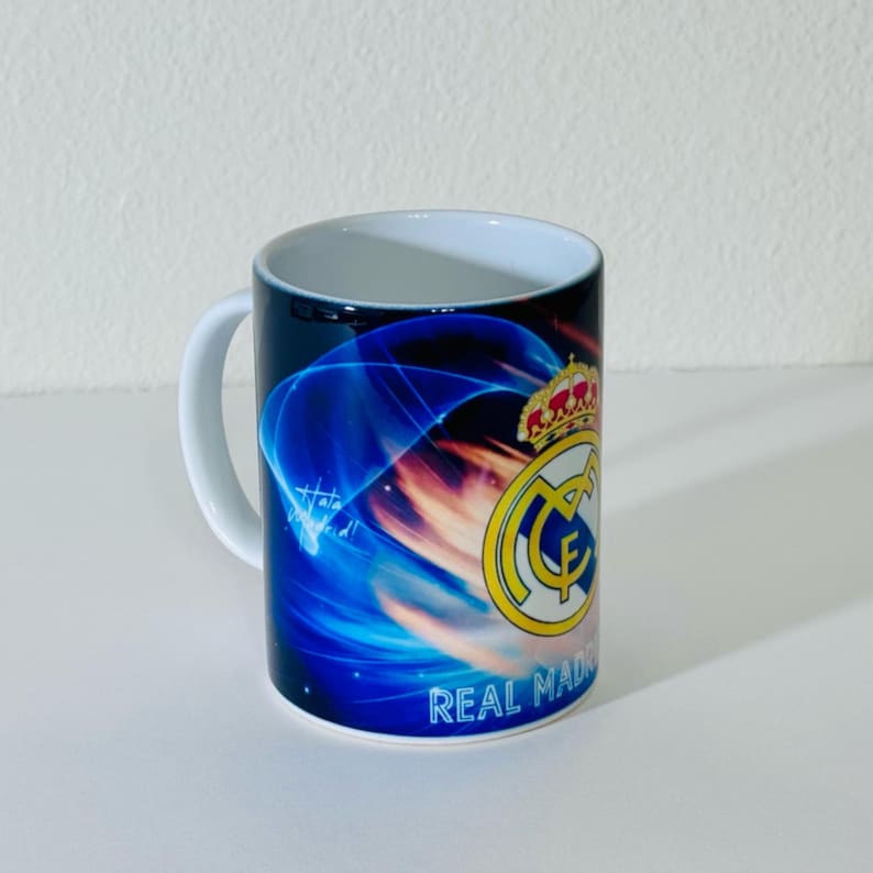 Taza de fútbol del Real Madrid / Cerámica de 15 oz, diseño vibrante imagen 1