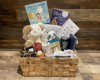 Luxury Deluxe Mommy and Me Gift Basket, Gender Neutral Baby Basket, Coming Home Baby Shower Gift, Office Baby Shower Basket, Customizable