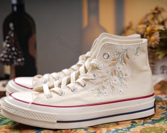 Tênis Converse de casamento com bordado floral, tênis de noiva personalizados.
