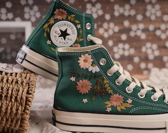 手刺繍のグリーンコンバース：デイジーブーケのウェディングシューズ