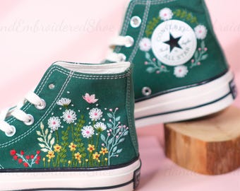 Zapatos de boda Converse con bordado verde: ramo de flores, zapatillas de novia personalizadas