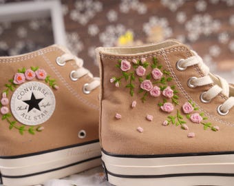 Converse de boda con rosas bordadas personalizadas, zapatos de novia
