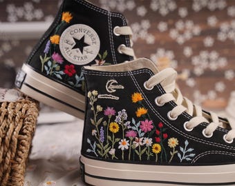 Zapatillas Converse bordadas: Diseño floral de crisantemo personalizado