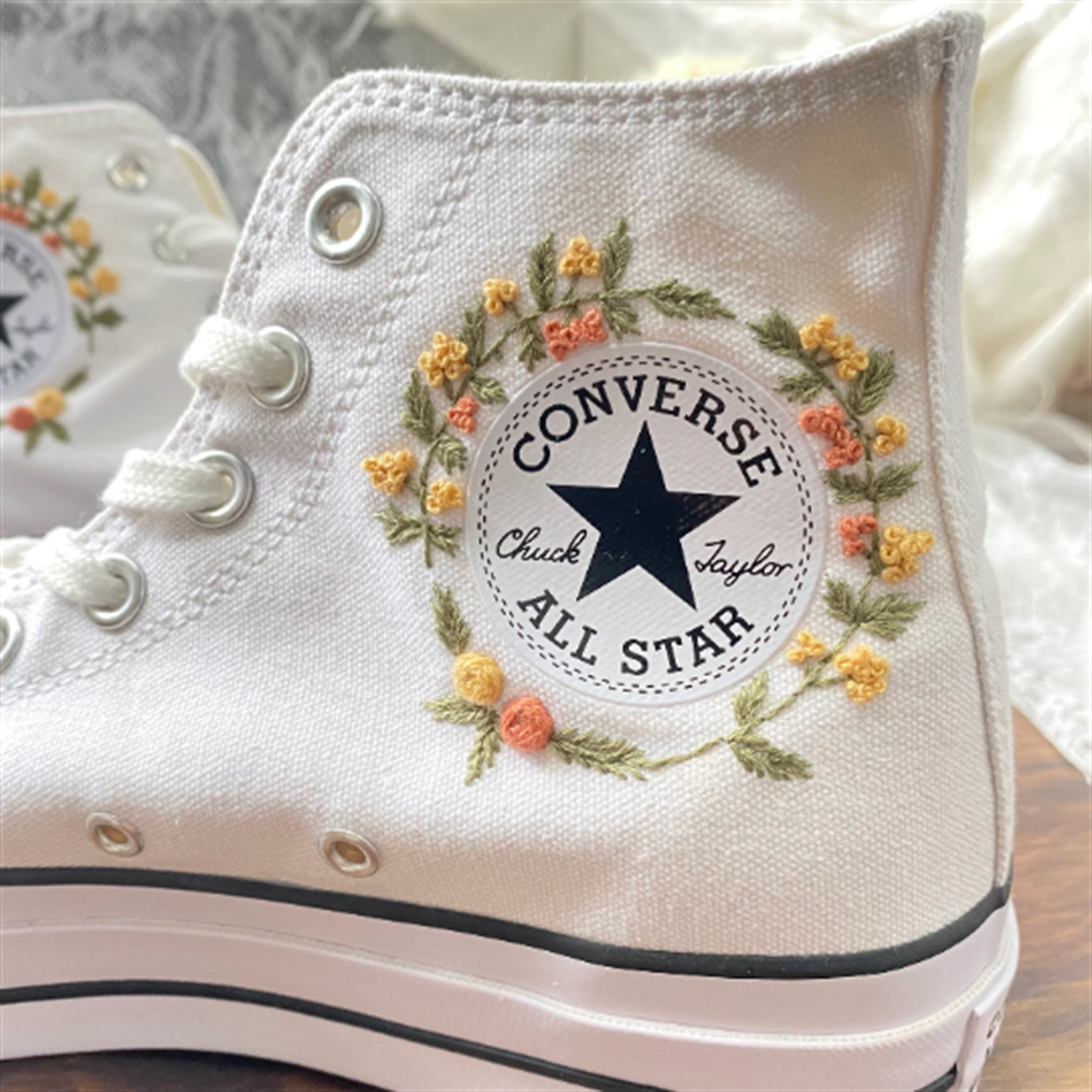 AMERI ★ UND FLOWER RAISED EMBROIDERY TOP Flower Embroidered Converse High-tops/converse With 4CM Sole