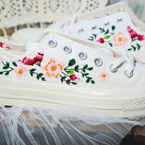 Custom Wedding Converse low tops / Wedding Flowers Embroidered Shoes/ Bridal Flowers Sneakers/ Wedding Bouquet Embroidered Sneakers image 2