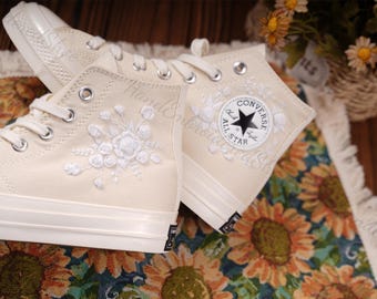 Handgestickte Kontrast-Schuhe, Hochzeits-Turnschuhe mit Blumenmuster