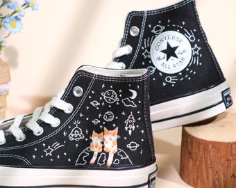 Aufgestickte High Tops: Benutzerdefinierte Katze & Weltraum Design