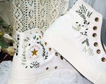 Aangepaste Converse-sneakers met plateauzool: geborduurde bloemen bruiloft